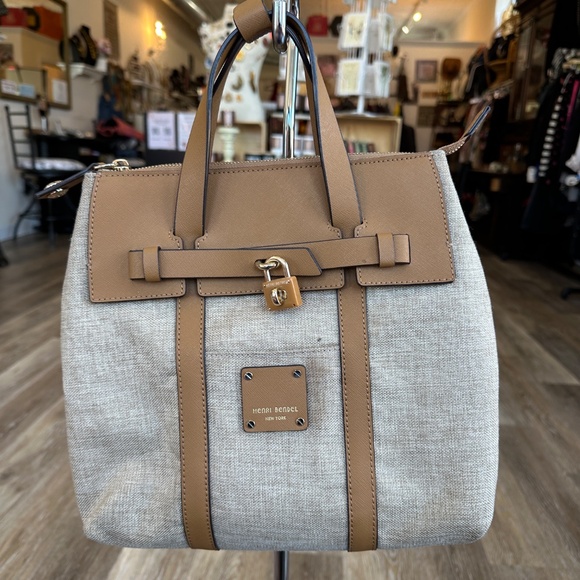 Henri Bendel New York Jet Setter Backpack - Picture 1 of 5